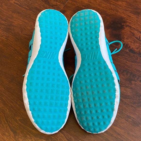 Nike Juvenate Woven Sneakers in Jade Size 9 - Picture 7 of 13
